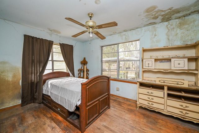 5905 Willow Drive, Pearland, TX 77584