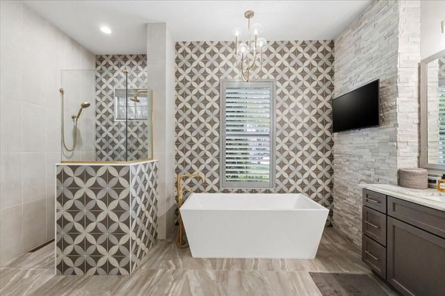 2398 HERITAGE LAKES DRIVE, Lakeland, FL 33803