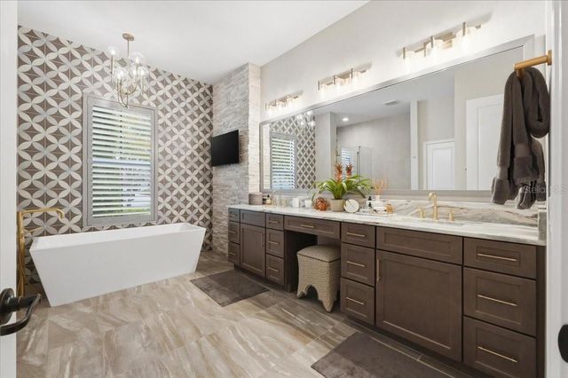 2398 HERITAGE LAKES DRIVE, Lakeland, FL 33803