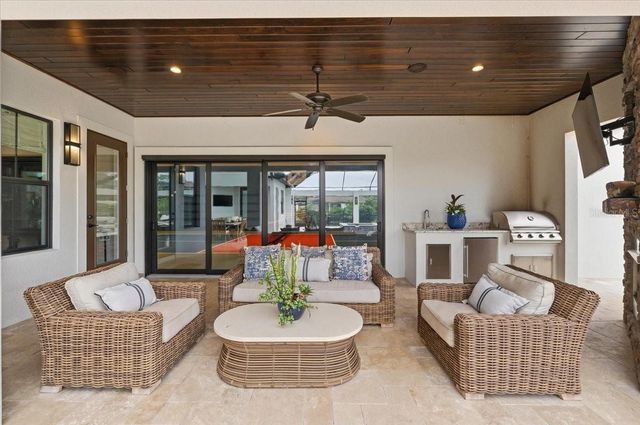 2398 HERITAGE LAKES DRIVE, Lakeland, FL 33803