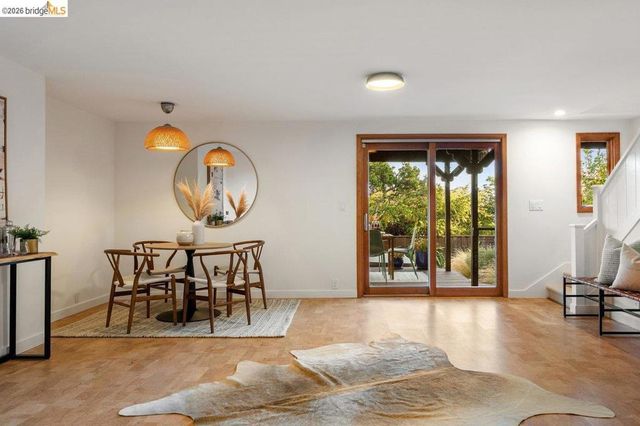 7008 Thornhill Dr, Oakland, CA 94611