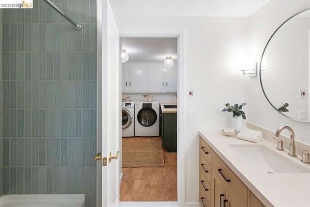 7008 Thornhill Dr, Oakland, CA 94611