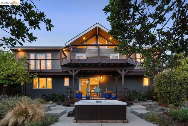 7008 Thornhill Dr, Oakland, CA 94611