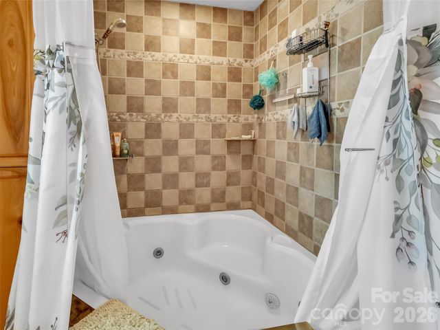 150 Sorghum Drive, Waynesville, NC 28785