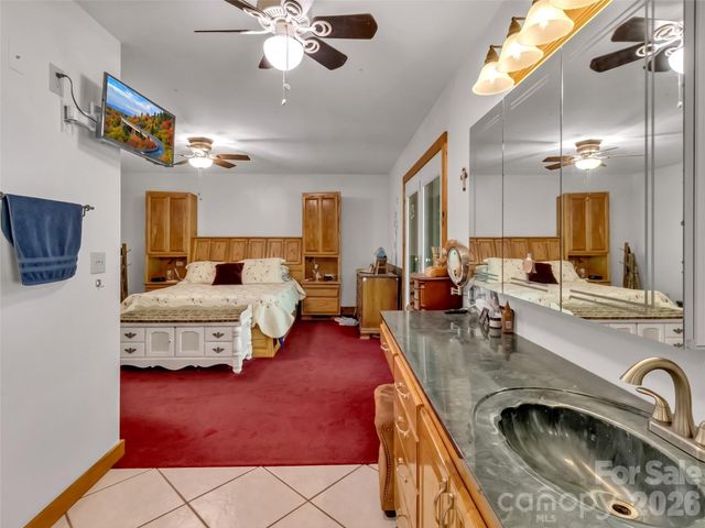 150 Sorghum Drive, Waynesville, NC 28785
