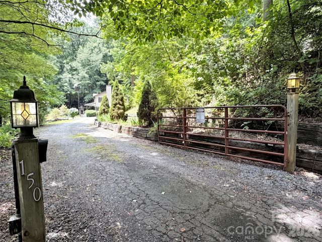 150 Sorghum Drive, Waynesville, NC 28785