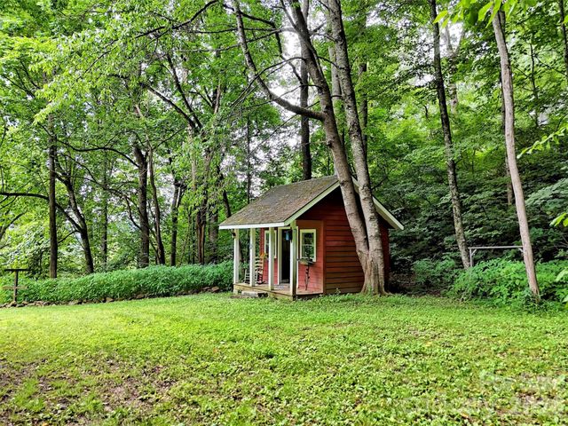 150 Sorghum Drive, Waynesville, NC 28785