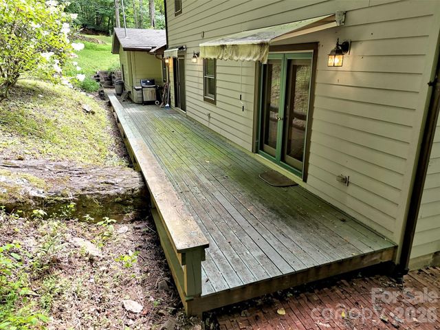 150 Sorghum Drive, Waynesville, NC 28785