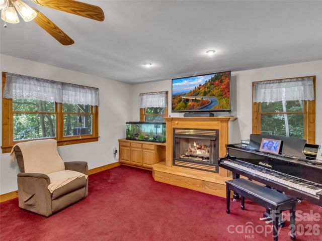 150 Sorghum Drive, Waynesville, NC 28785
