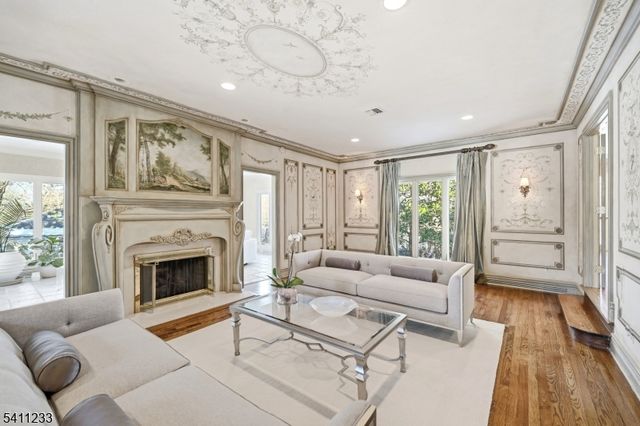 307 Freemans Ln, Franklin Lakes Boro, NJ 07417