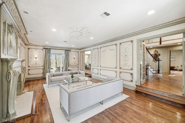 307 Freemans Ln, Franklin Lakes Boro, NJ 07417