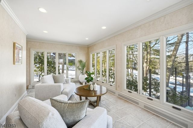 307 Freemans Ln, Franklin Lakes Boro, NJ 07417