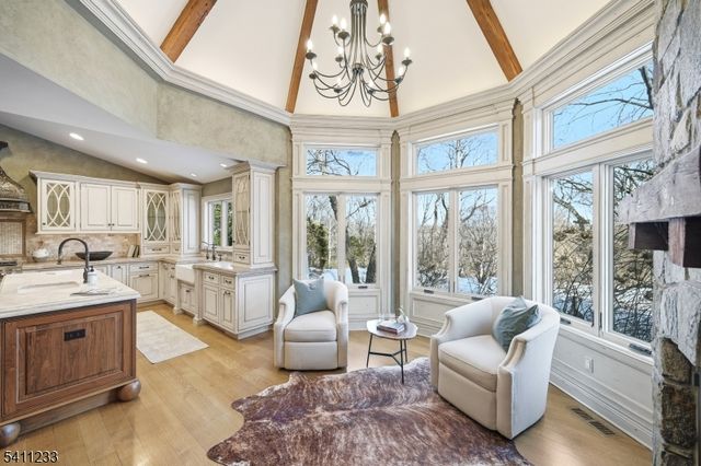 307 Freemans Ln, Franklin Lakes Boro, NJ 07417