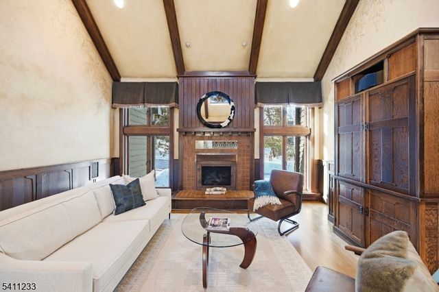 307 Freemans Ln, Franklin Lakes Boro, NJ 07417