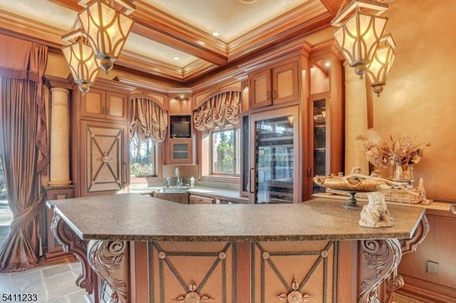 307 Freemans Ln, Franklin Lakes Boro, NJ 07417