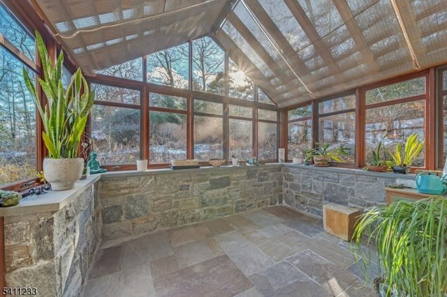 307 Freemans Ln, Franklin Lakes Boro, NJ 07417