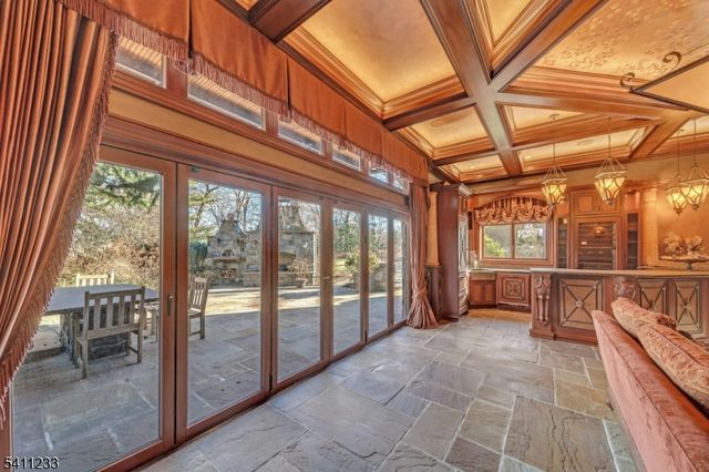 307 Freemans Ln, Franklin Lakes Boro, NJ 07417