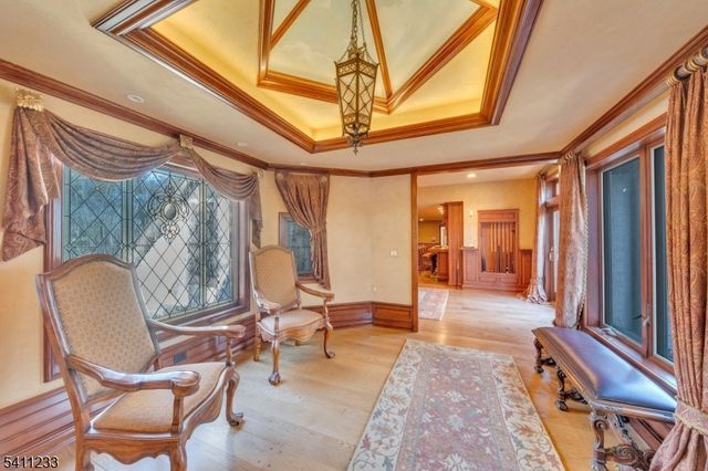 307 Freemans Ln, Franklin Lakes Boro, NJ 07417