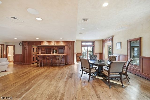307 Freemans Ln, Franklin Lakes Boro, NJ 07417