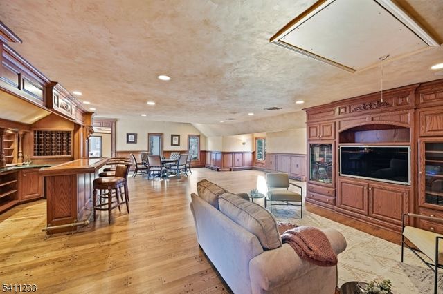 307 Freemans Ln, Franklin Lakes Boro, NJ 07417