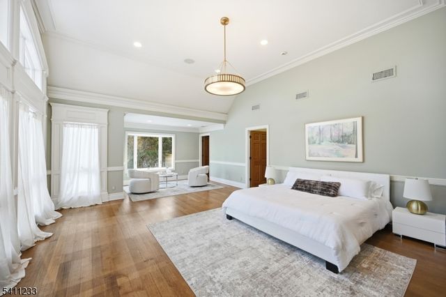 307 Freemans Ln, Franklin Lakes Boro, NJ 07417