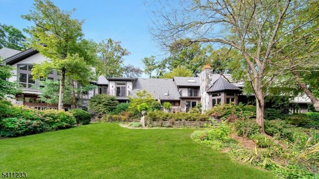 307 Freemans Ln, Franklin Lakes Boro, NJ 07417