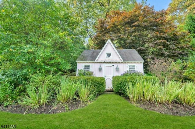 307 Freemans Ln, Franklin Lakes Boro, NJ 07417