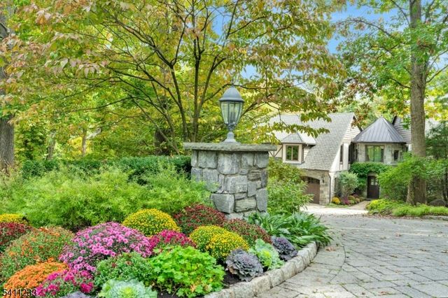 307 Freemans Ln, Franklin Lakes Boro, NJ 07417