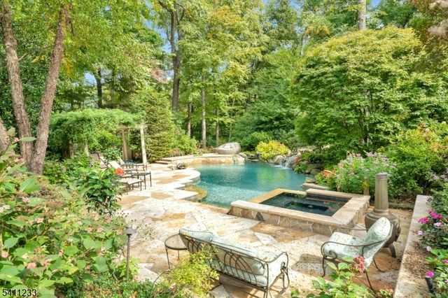 307 Freemans Ln, Franklin Lakes Boro, NJ 07417