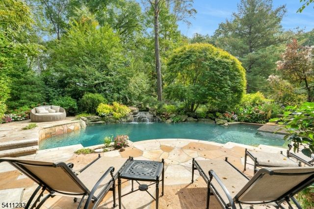 307 Freemans Ln, Franklin Lakes Boro, NJ 07417