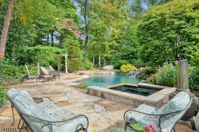 307 Freemans Ln, Franklin Lakes Boro, NJ 07417