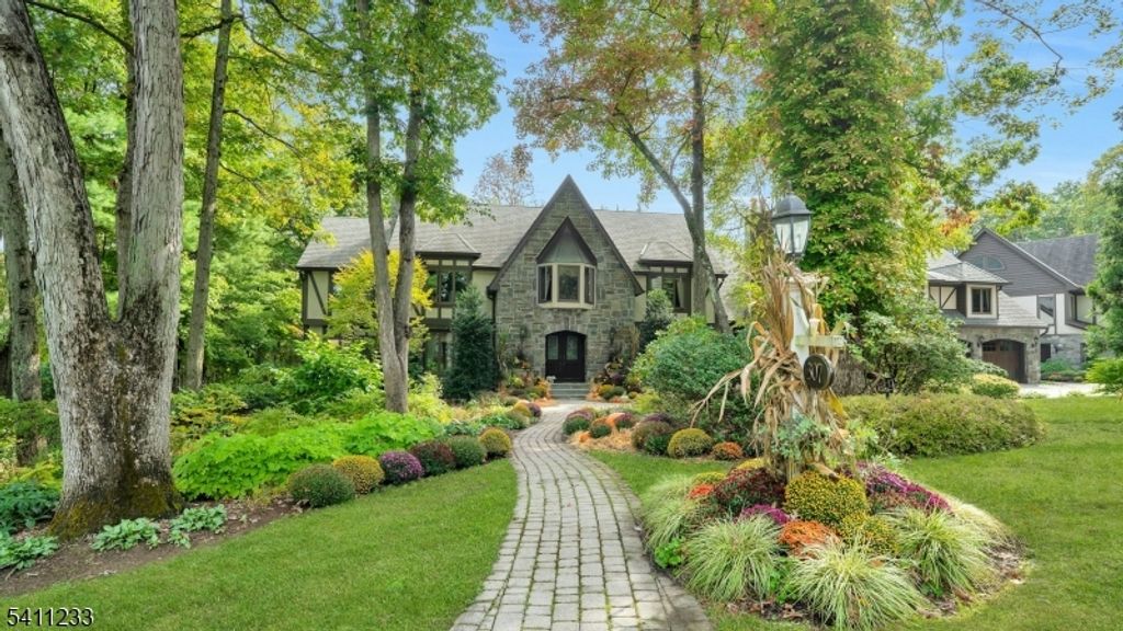 307 Freemans Ln, Franklin Lakes Boro, NJ 07417