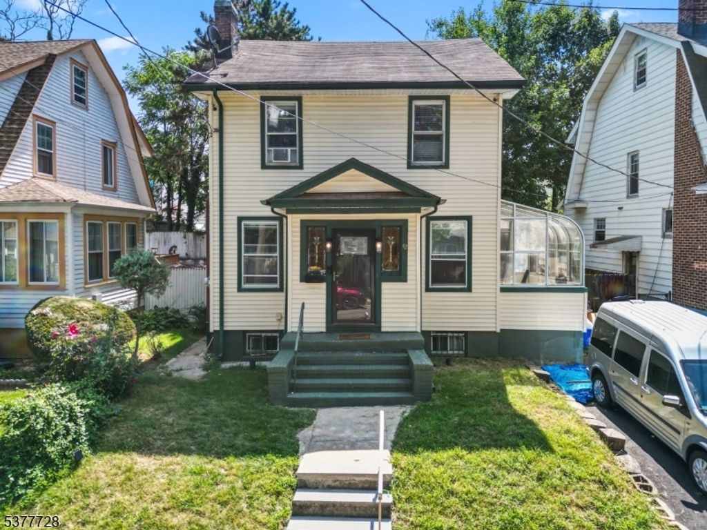 42 Richelieu Pl, Newark City, NJ 07106