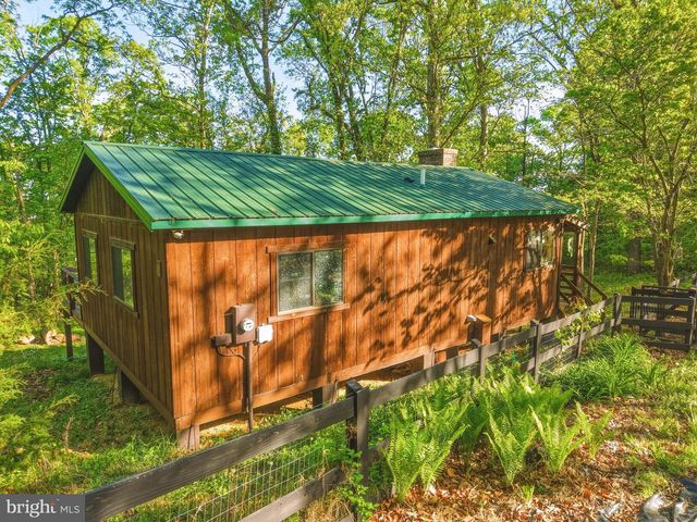 816 HILLTOP LN, Mount Jackson, VA 22842