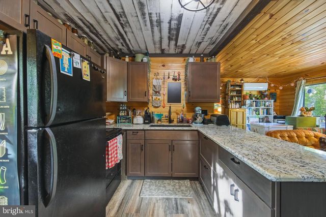 816 HILLTOP LN, Mount Jackson, VA 22842