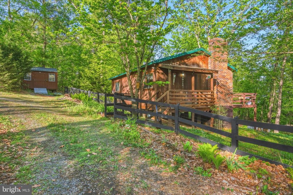 816 HILLTOP LN, Mount Jackson, VA 22842