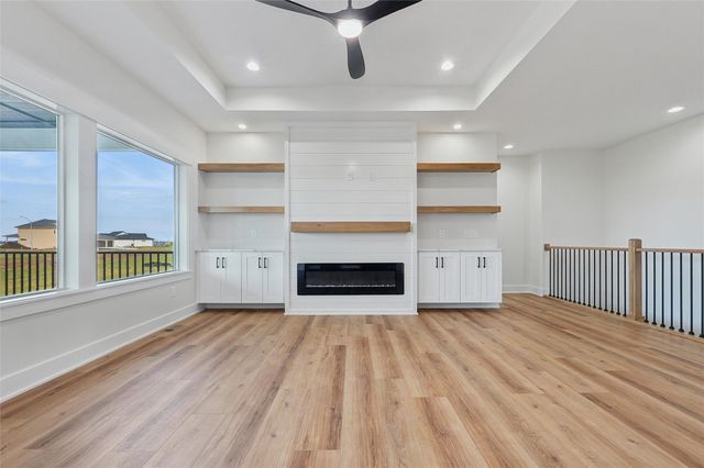 17335 Brookview Drive, Urbandale, IA 50323