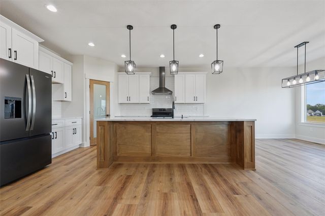 17335 Brookview Drive, Urbandale, IA 50323