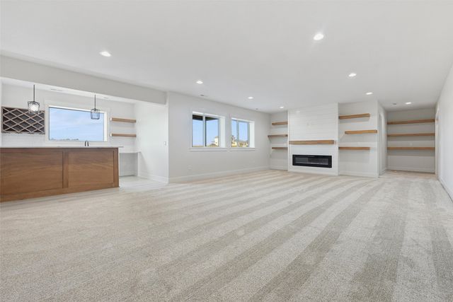 17335 Brookview Drive, Urbandale, IA 50323