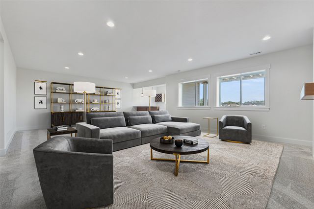 17335 Brookview Drive, Urbandale, IA 50323