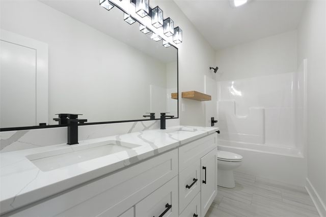 17335 Brookview Drive, Urbandale, IA 50323