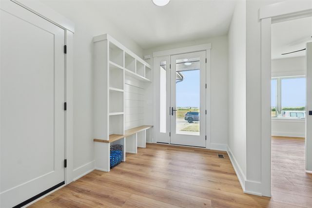 17335 Brookview Drive, Urbandale, IA 50323