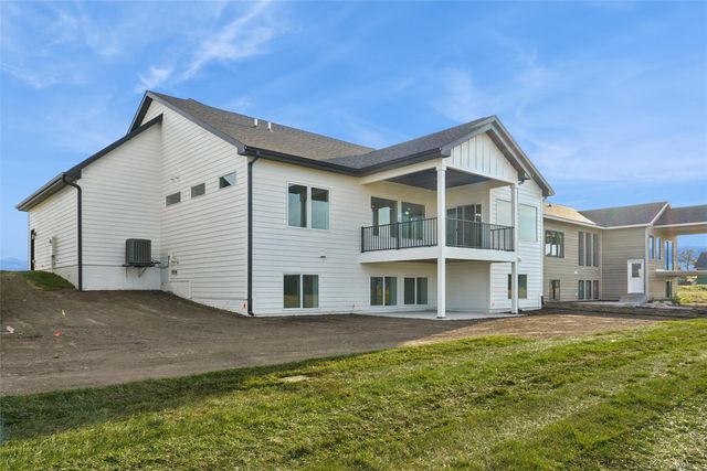 17335 Brookview Drive, Urbandale, IA 50323