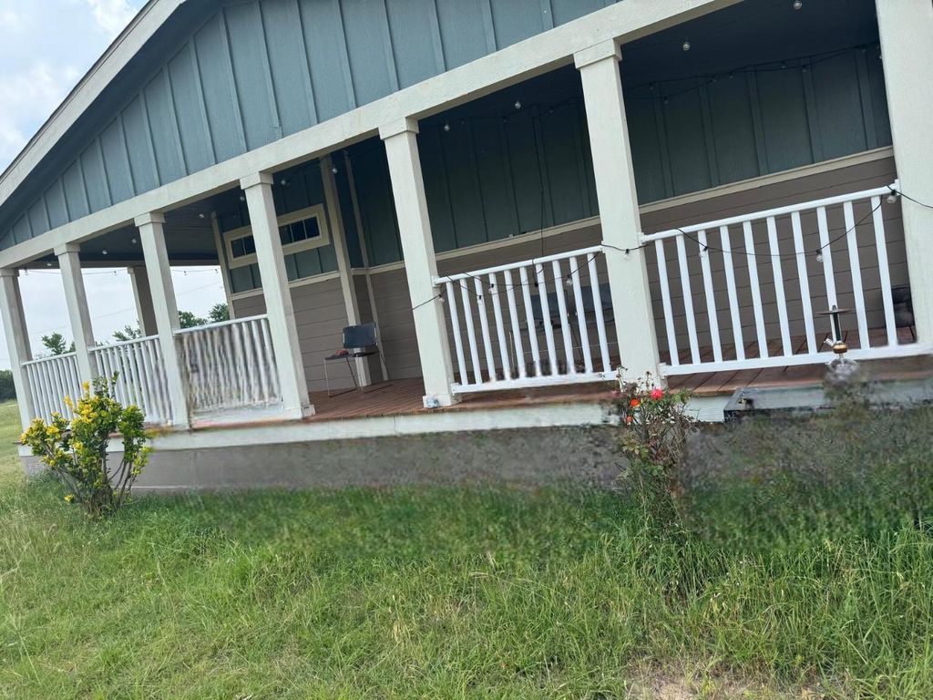 2804 Black Waxy Road RD, Taylor, TX 76574