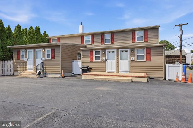 2 - 8 CORLISS AVE, Morrisville, PA 19067