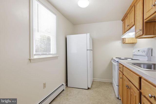 2 - 8 CORLISS AVE, Morrisville, PA 19067