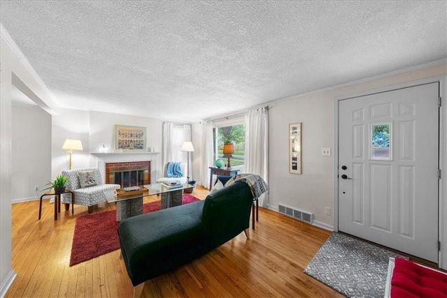 4621 W 71st Street, Prairie Village, KS 66208