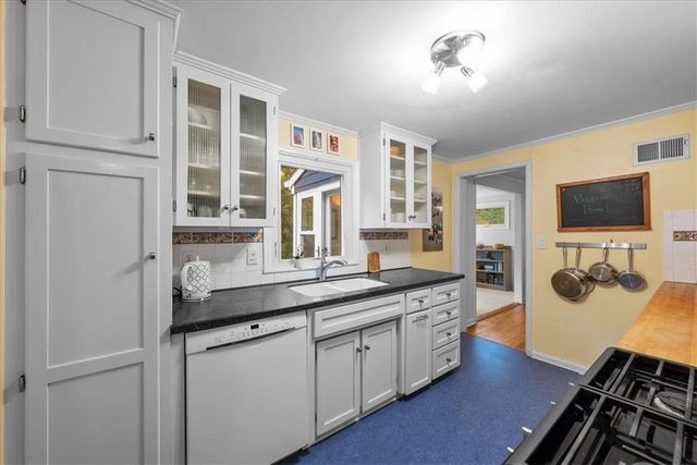 4621 W 71st Street, Prairie Village, KS 66208