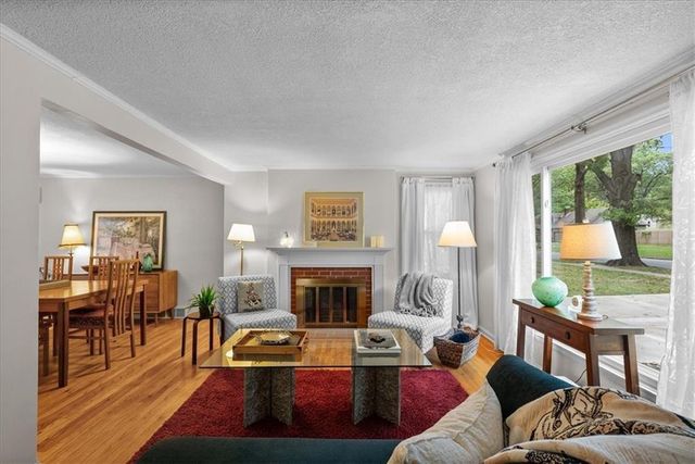 4621 W 71st Street, Prairie Village, KS 66208