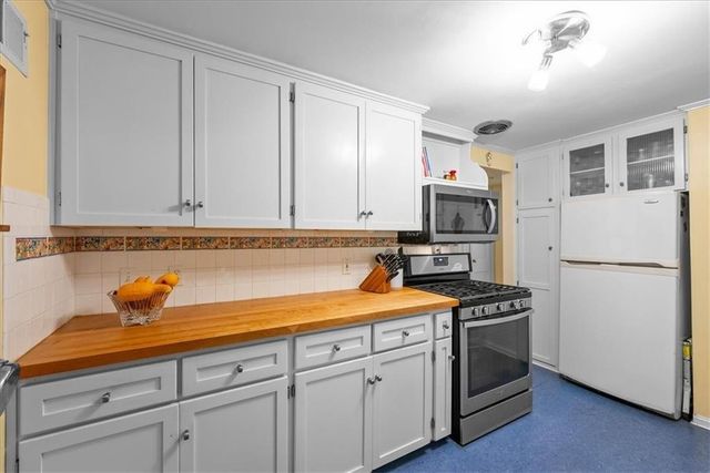 4621 W 71st Street, Prairie Village, KS 66208